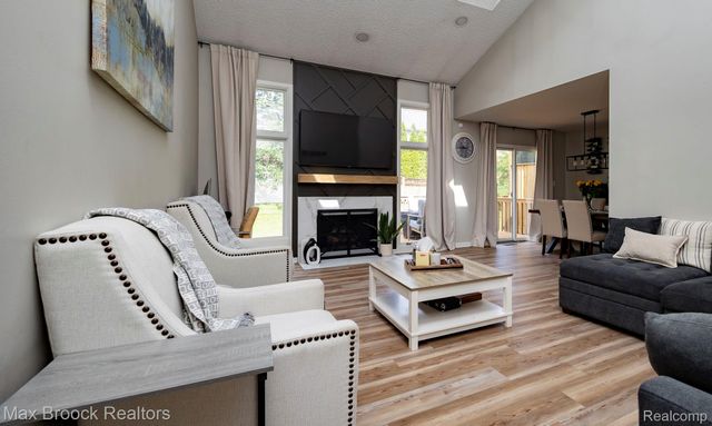 6606 Westbrooke Court, West Bloomfield Charter Township, MI 48322