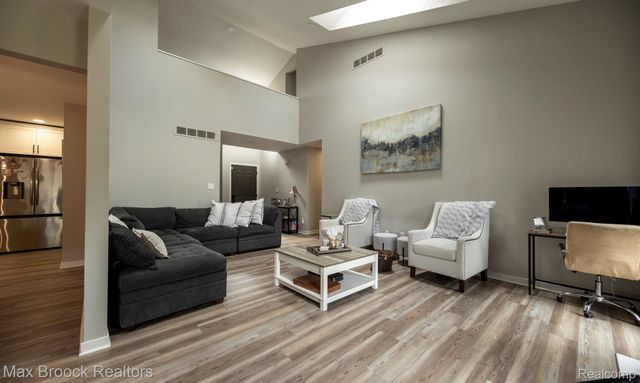 6606 Westbrooke Court, West Bloomfield Charter Township, MI 48322