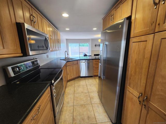 8730 Caminito Sueno, San Diego, CA 92037