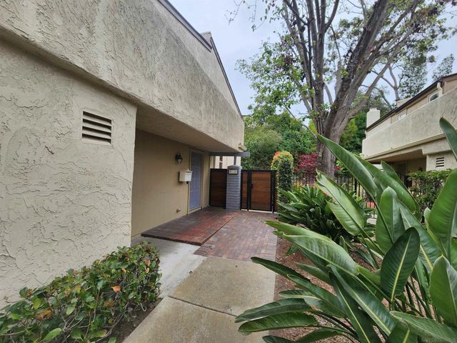 8730 Caminito Sueno, San Diego, CA 92037