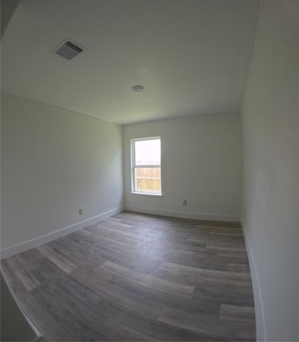8418 Rayburn Road, Cove, TX 77523