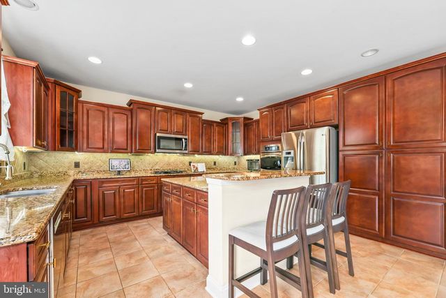 1402 SANDS CIR, Fredericksburg, VA 22401
