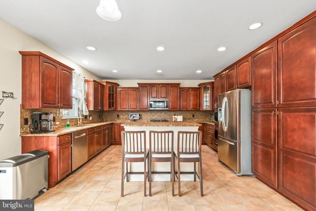 1402 SANDS CIR, Fredericksburg, VA 22401