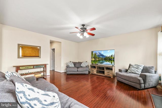 1402 SANDS CIR, Fredericksburg, VA 22401