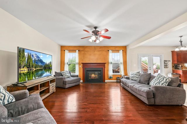 1402 SANDS CIR, Fredericksburg, VA 22401
