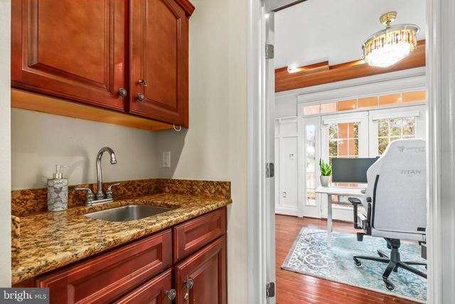 1402 SANDS CIR, Fredericksburg, VA 22401