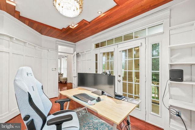 1402 SANDS CIR, Fredericksburg, VA 22401