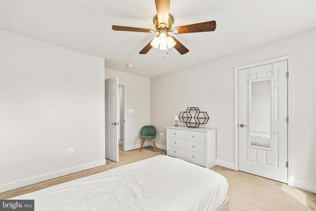 1402 SANDS CIR, Fredericksburg, VA 22401