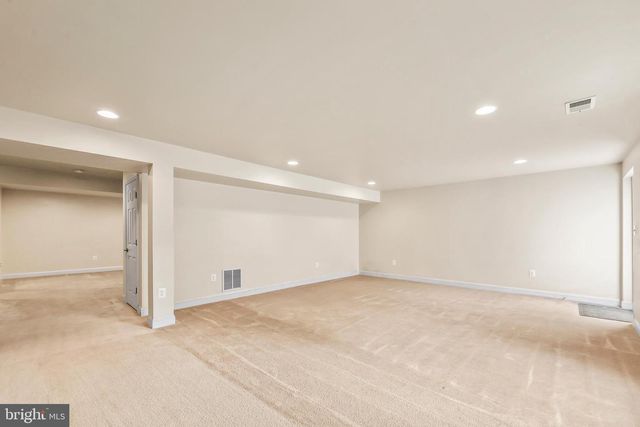 1402 SANDS CIR, Fredericksburg, VA 22401