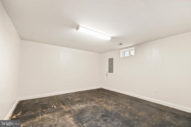 1402 SANDS CIR, Fredericksburg, VA 22401