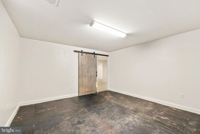 1402 SANDS CIR, Fredericksburg, VA 22401