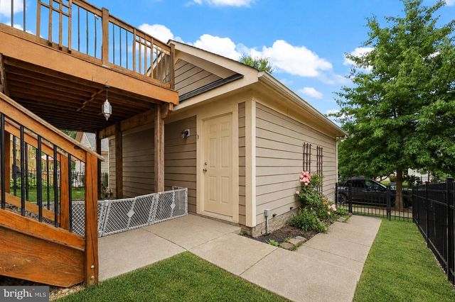 1402 SANDS CIR, Fredericksburg, VA 22401