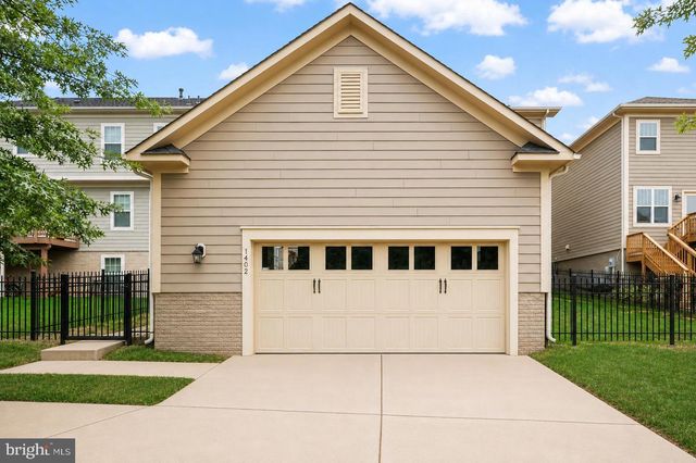 1402 SANDS CIR, Fredericksburg, VA 22401