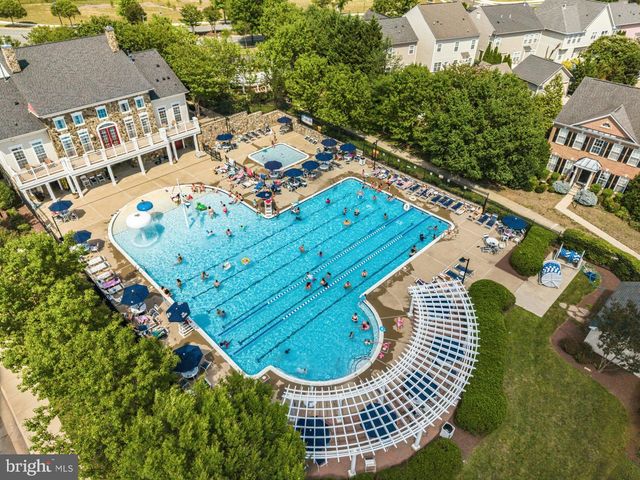 1402 SANDS CIR, Fredericksburg, VA 22401