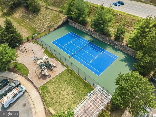 1402 SANDS CIR, Fredericksburg, VA 22401