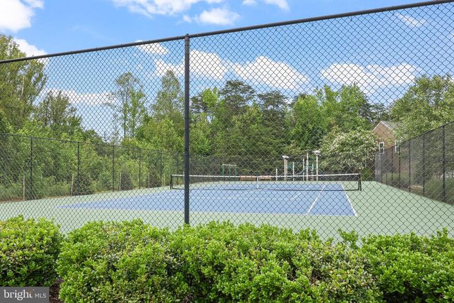 1402 SANDS CIR, Fredericksburg, VA 22401