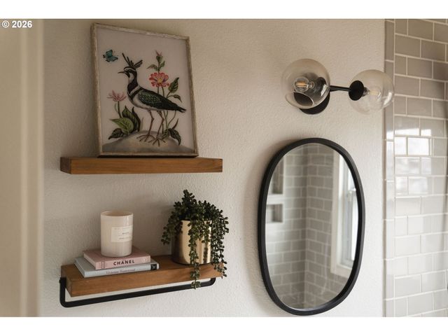 16428 Se WOODWARD St, Portland, OR 97236