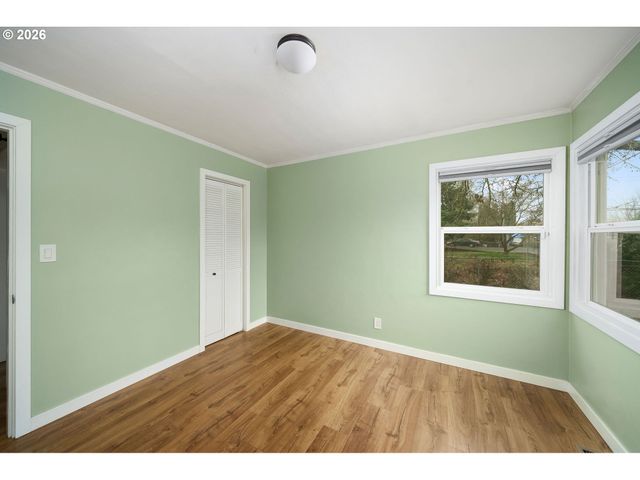 16428 Se WOODWARD St, Portland, OR 97236