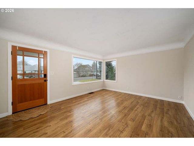 16428 Se WOODWARD St, Portland, OR 97236