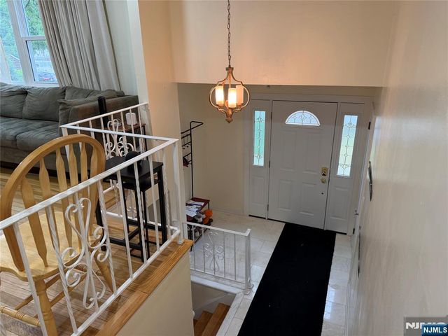 7 Campi Court, Dumont, NJ 07628
