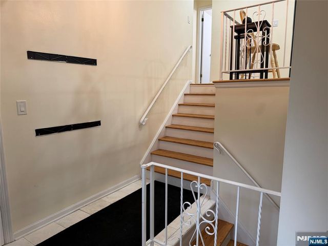 7 Campi Court, Dumont, NJ 07628