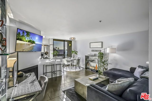 7320 Hawthorn Avenue 315, Los Angeles, CA 90046
