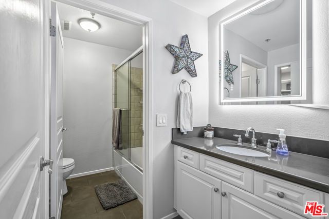 7320 Hawthorn Avenue 315, Los Angeles, CA 90046