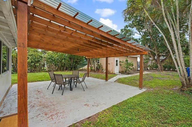 2530 Mckinley St, Hollywood, FL 33020