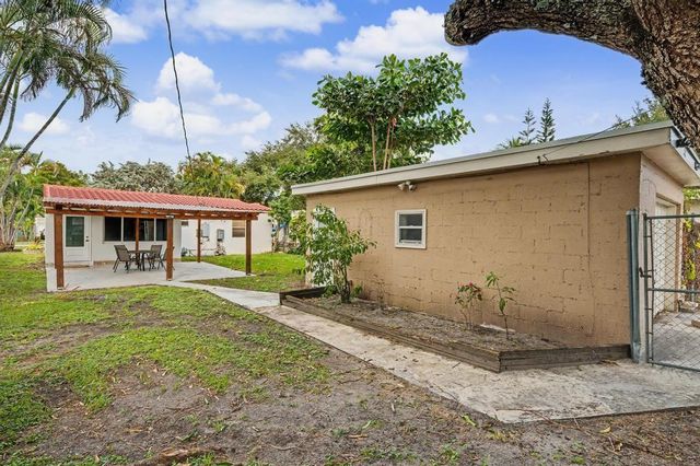 2530 Mckinley St, Hollywood, FL 33020