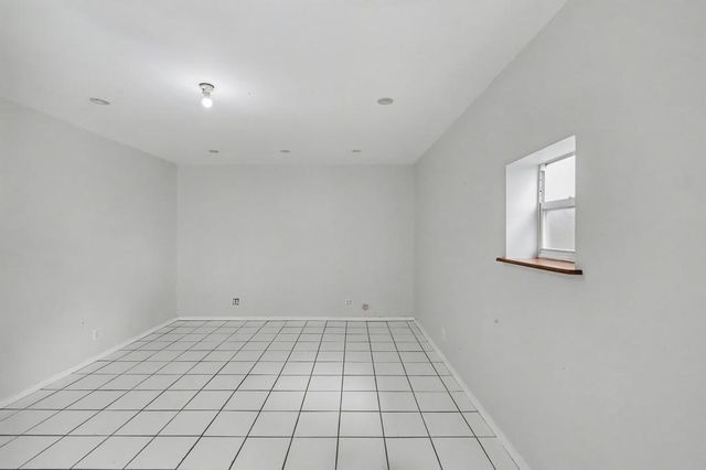 2530 Mckinley St, Hollywood, FL 33020