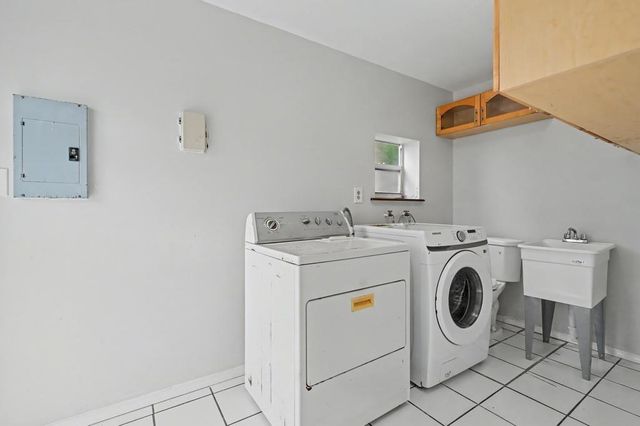 2530 Mckinley St, Hollywood, FL 33020