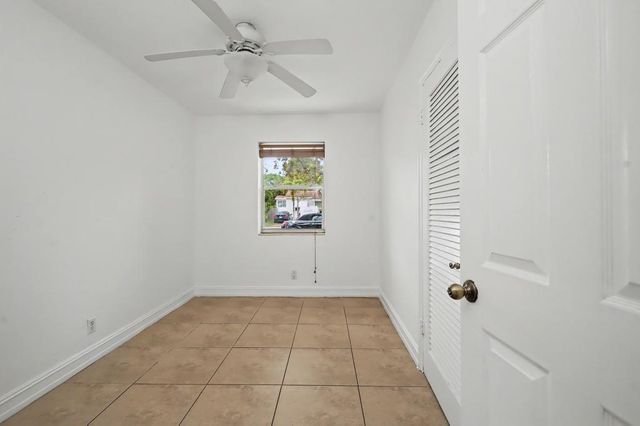 2530 Mckinley St, Hollywood, FL 33020