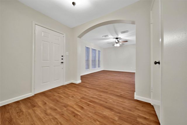 1427 Redwood Village Circle, Spring, TX 77386