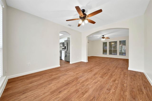 1427 Redwood Village Circle, Spring, TX 77386