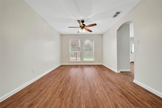 1427 Redwood Village Circle, Spring, TX 77386