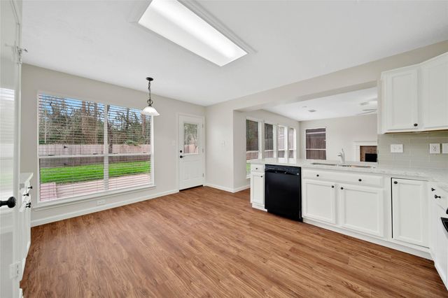 1427 Redwood Village Circle, Spring, TX 77386