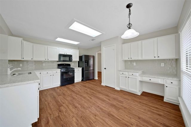 1427 Redwood Village Circle, Spring, TX 77386