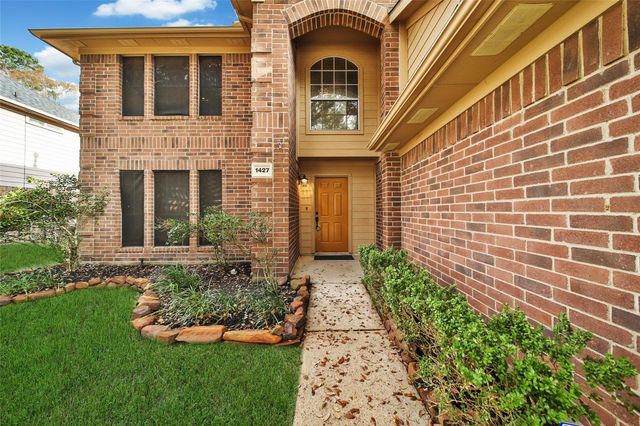 1427 Redwood Village Circle, Spring, TX 77386