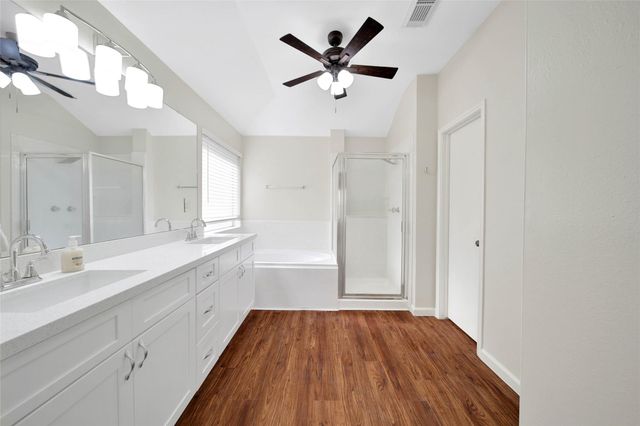 1427 Redwood Village Circle, Spring, TX 77386