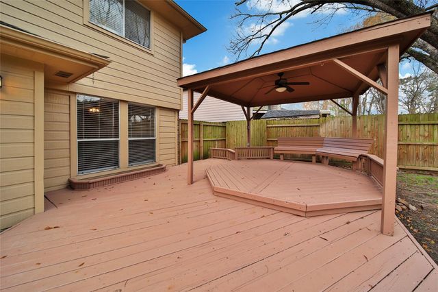 1427 Redwood Village Circle, Spring, TX 77386