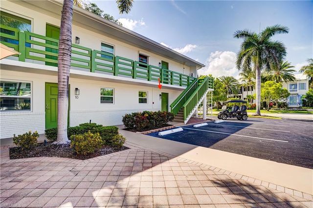 975 9th AVE S 11, Naples, FL 34102