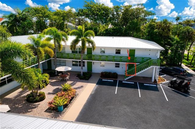 975 9th AVE S 11, Naples, FL 34102