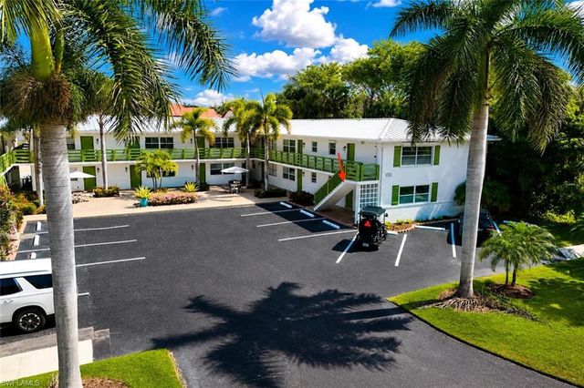 975 9th AVE S 11, Naples, FL 34102