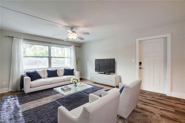 975 9th AVE S 11, Naples, FL 34102