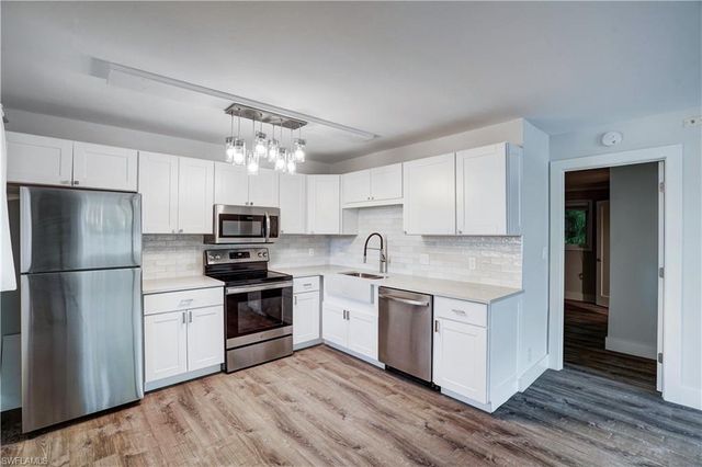 975 9th AVE S 11, Naples, FL 34102