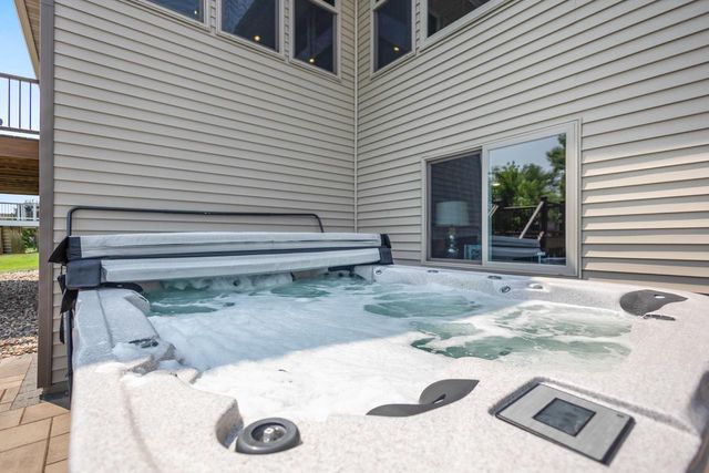 1638 STEINER LANE, Green Bay, WI 54313