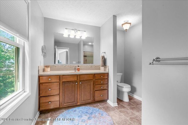 3910 Bayberry Lane, Lansing, MI 48911
