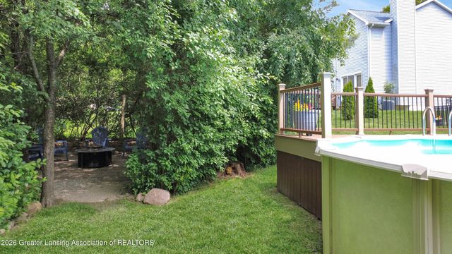 3910 Bayberry Lane, Lansing, MI 48911
