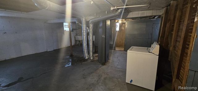 19411 Carrie Street, Detroit, MI 48234