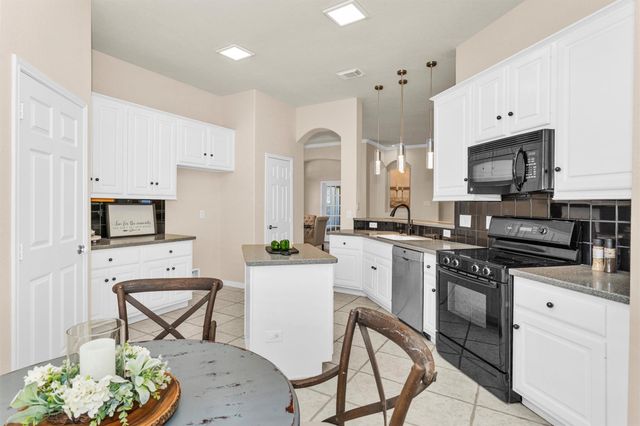 3407 Fitzgerald Drive, Montgomery, TX 77356